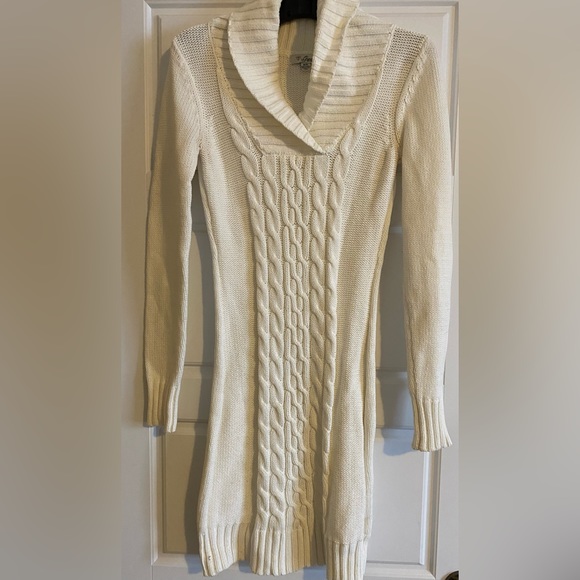 COPY - Guess white sweater dress medium - Picture 1 of 8